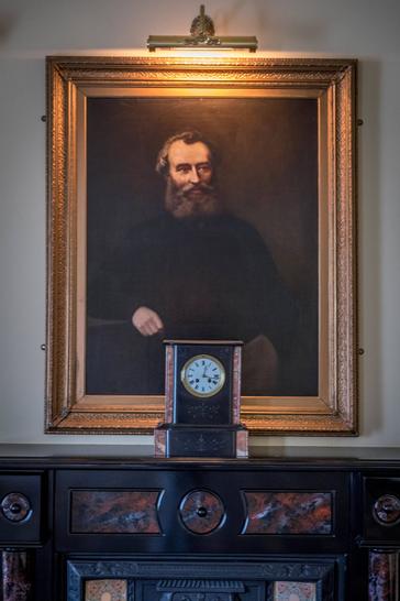 Granville Hotel | Waterford | Granville Hotel antiques